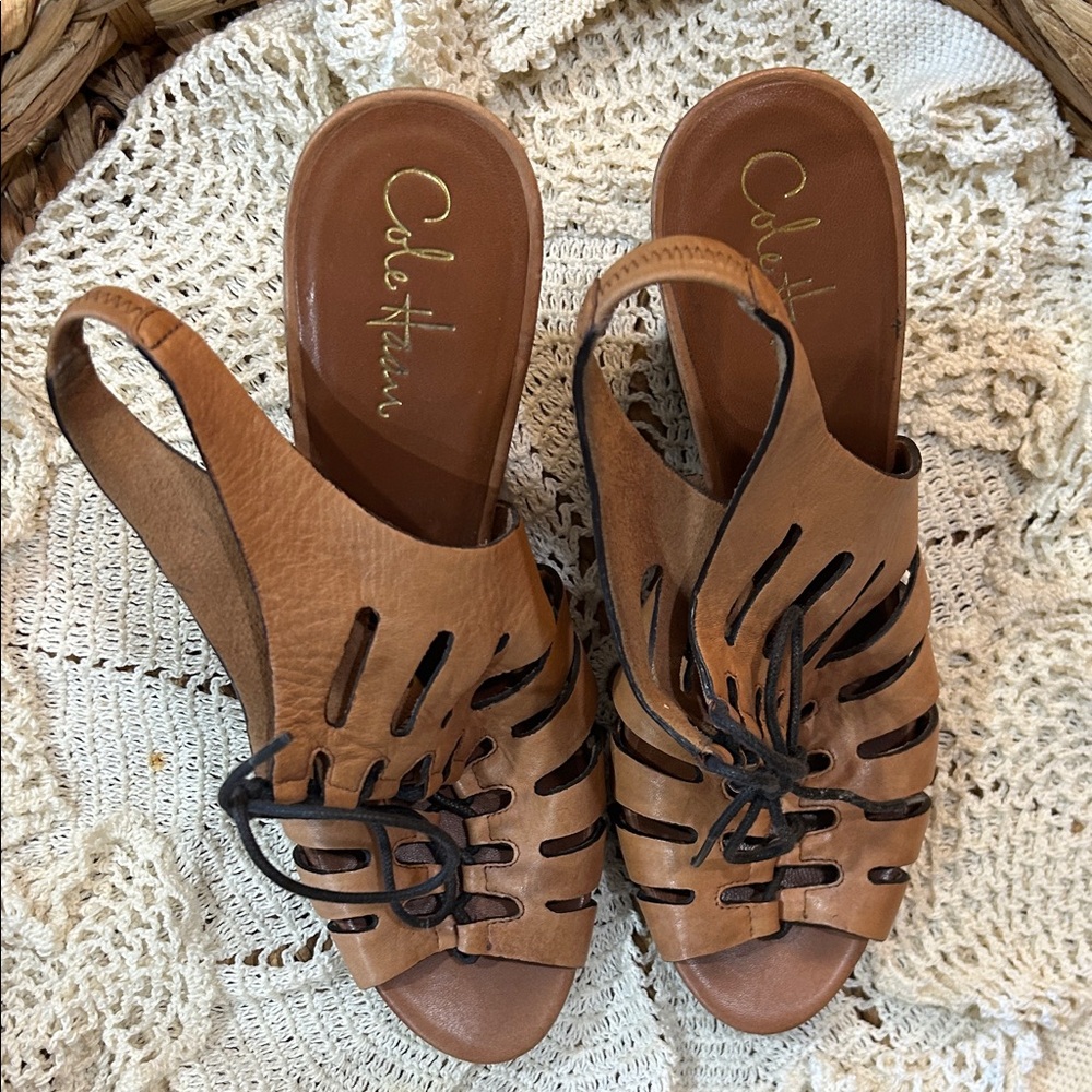 Cole Haan Nike Air Women's Tan Leather Lace up Wedge sandals. 5”. Size 10 - Picture 2 of 5